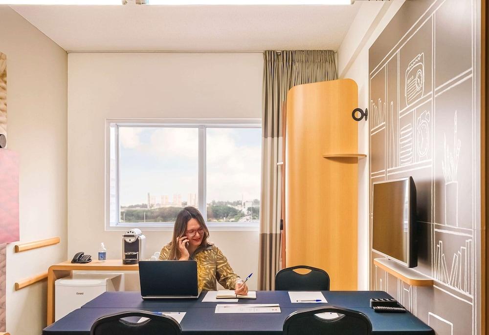 Ibis Styles Centro Civico Hotel 3*