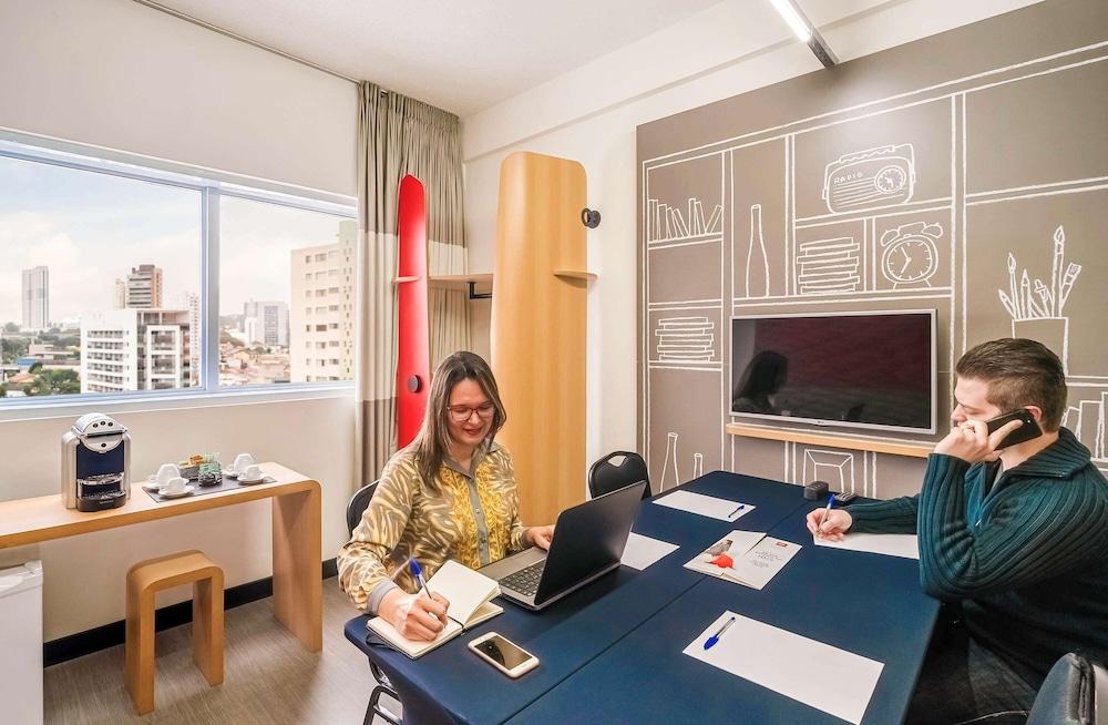 Hotel Ibis Styles Centro Civico