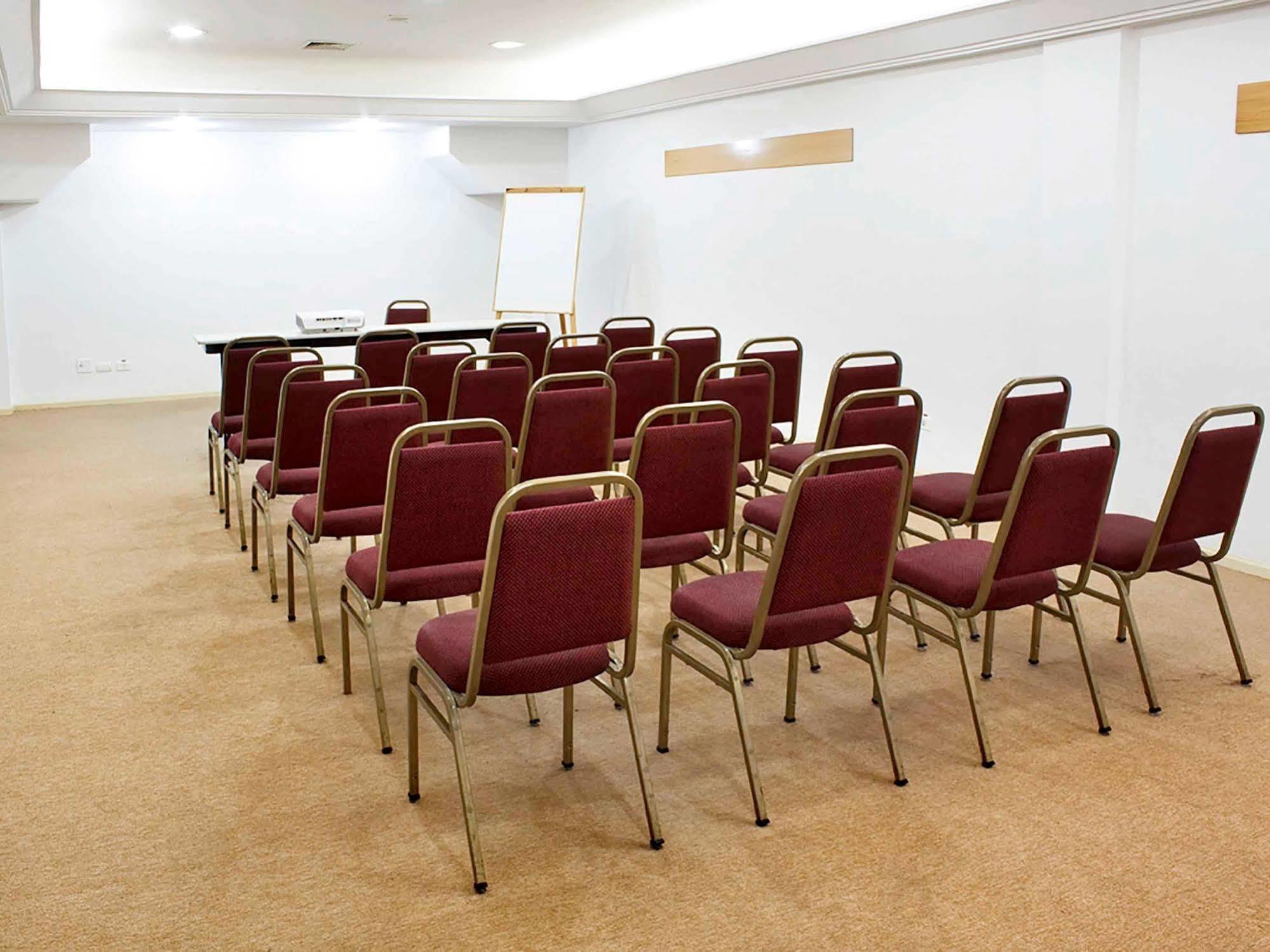 Ibis Styles Centro Civico 3*